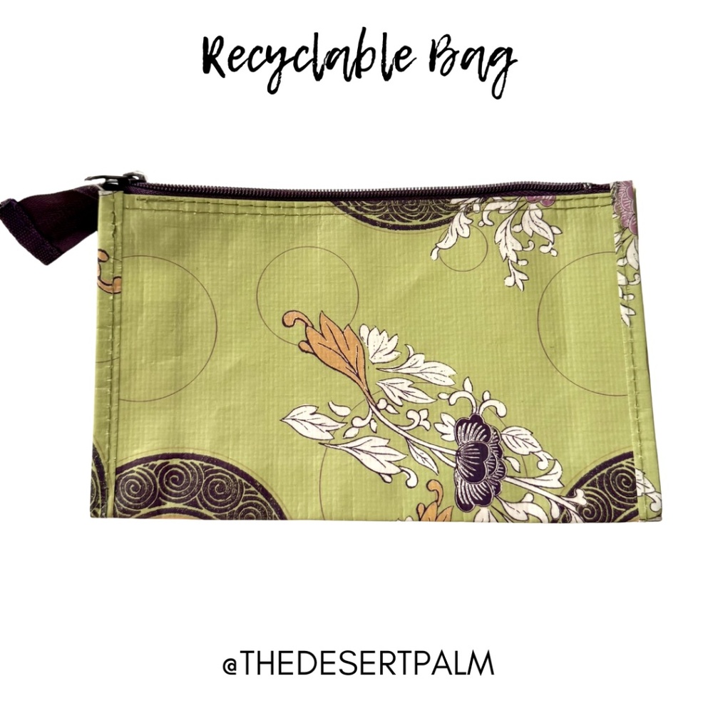 Reusable Floral Zipper Pouch 🌿 | Green Botanical Travel Cosmetic Organizer